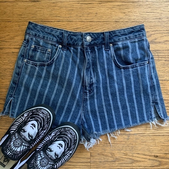 TOPSHOP | Striped Retro Denim Frayed Jean Shorts - Picture 1 of 11